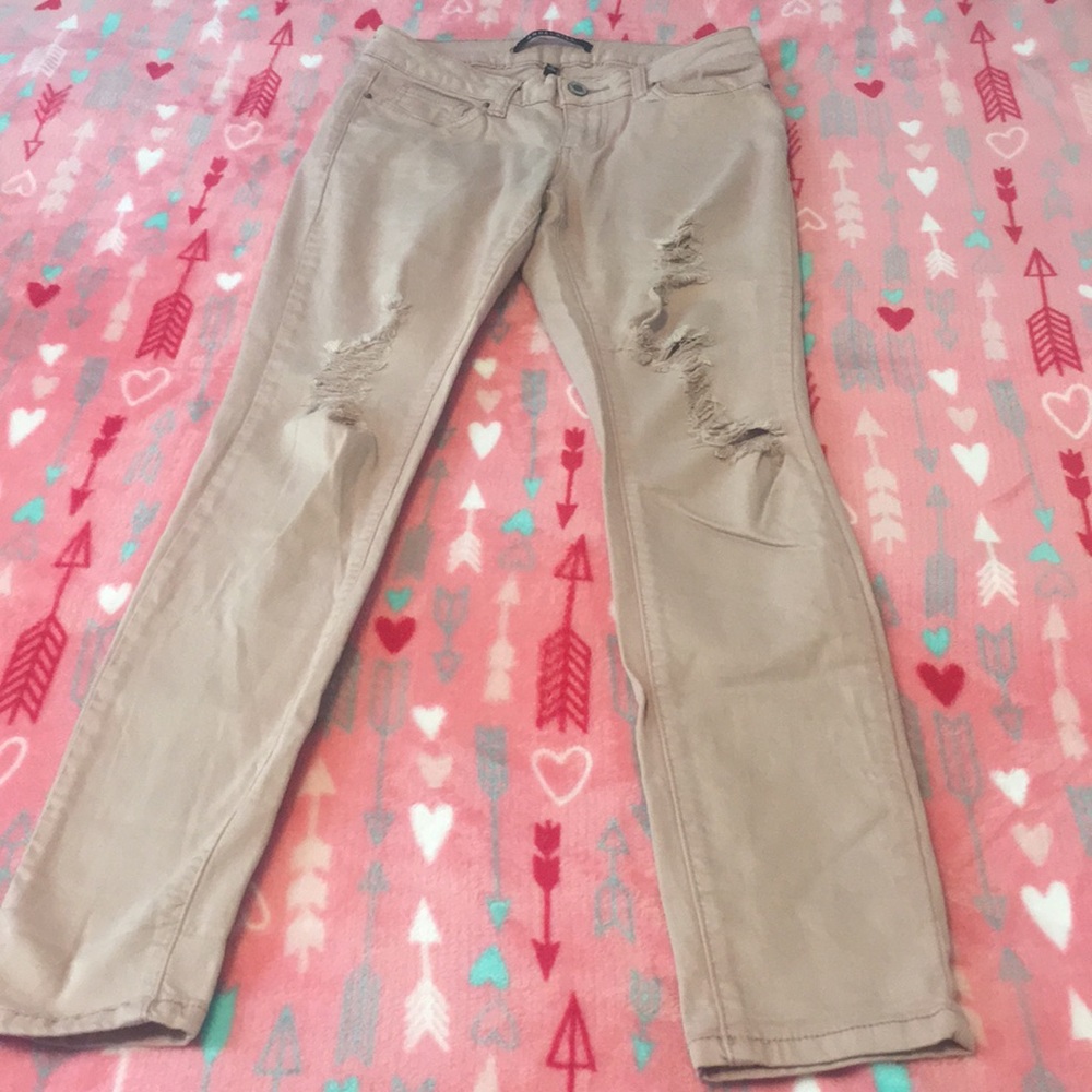 Blused Ripped styled jeans